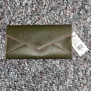 Brand new micheal kors wallet